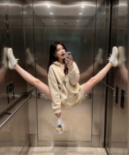 AI生成电梯一字马美女制作教程，条条流量上万，别再在外面被割韭菜了，全流程实操-猫哥网资源库